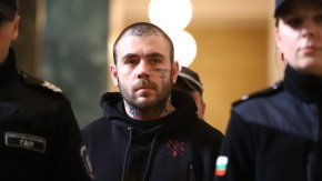 

Прокурорът по делото и защитникът на майката на едно от загиналите момичета - майката на Хариет, Дияна Стефанович поиска две от свидетелките да бъдат заличени, но съдът не уважи тяхното искане. Те са призовани да се явят на следващото заседание, което ще бъде на 2 ноември от 9:30 ч.