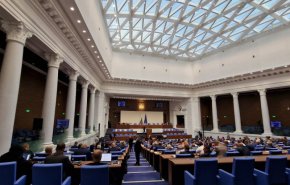     Стою Стоев, ПП-ДБ: "Ние от ПП-ДБ ще подкрепим тази комисия. В момента съществува такава подкомисия, ние правим само това да увеличим административната тежест над НС. Това е безсмислено действие, но за да избегнем всякакви спекулации, ще подкрепим."