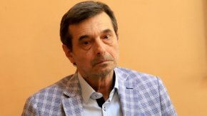 “В момента въглищните централи осигуряват между 40 и 60% от производството на базова електроенергия в страната”, отчете пред БНР шефът на КТ Подкрепа Димитър Манолов. Според него трябва да се намери техническо решение от къде ще дойде същият процент произведена електроенергия преди централите да бъдат затворени.