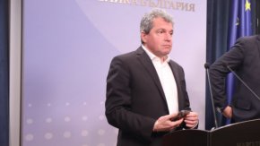 
Тормозят хора, които протестират, каза още Йорданов.
