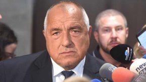 Лидерът на ГЕРБ поиска министърът на енергетиката Румен Радев да дойде в парламента във връзка с проекторешението за одобряване на Споразумението с протестиращите миньори и енергетици, което Народното събрание обсъжда на извънредното си заседание днес.   