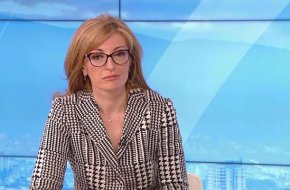 
По думите ѝ конституционните промени неизбежно ще бъдат обект на критика, но те са аргументирани. "Ще изчакаме становището на Венецианската комисия в края на тази седмица, а след това ще започнем обсъждане между първо и второ четене. Според становищата до момента трябват реформи в прокуратурата и ВСС, а посоката е вярна. 