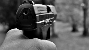 
Преди няколко дни мъжът е бил свален от самолет за Великобритания, защото е буйствал по време на полета.

 