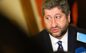Тази идея обаче не се хареса на некоалиционните партньори от ДПС. Още след гласуването на конституционната реформа на първо четене, депутатът Делян Пеевски обяви, че партията няма да подкрепи възстановяването на органа.
