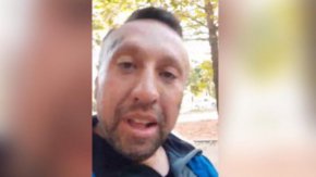 Полицията в Добрич задържа мъж, нарязал лицето и врата на съпругата си след скандал в игрална зала