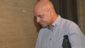 „Когато тълпата влезе в съдебната зала, правото излиза от нея”, каза Михайлов пред съда и изтъкна, че работи от 28 години в прокуратурата.  „Никога не съм бил опасен. Никога не е имало тежки скандали, драматични, между нас. Жена ми е в тежко емоционално състояние заради сина ни. Никога не съм я удрял! Това е смехотворно обвинение".