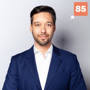 
Каква ще е София след 4 години?
Искам София отново да може да се погледне в огледалото и ще работя неуморно за това. Мечтата ми е кварталите да са приятни места за живот - с равни и осветлени улици, уредено паркиране и красиви и зелени градинки.