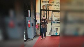 Най-малко 22 души са убити, а над 50 са ранени при масова стрелба в американския щат Мейн. Стрелецът все още се издирва, засега не са ясни и мотивите му.