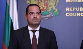Според статистиката на МВР от началото на предизборната кампания досега са образувани 165 досъдебни производства. От тях 144 са за нарушаване на политическите права на гражданите, а останалите 21 - за други нарушения, свързани с изборния процес. За сравнение през 2019 г. производствата са били 60.