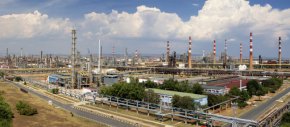 Напомняме, че НАП е пряко подчинена на финансовия министър Асен Василев, който и до момента не е отричал тайните си срещи с ръководителите на руския гигант у нас.
