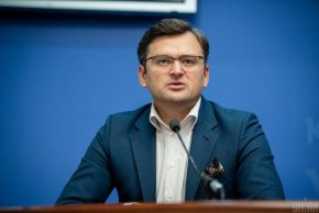 Германия не е склонна да предостави на Киев оръжия с голям обсег на действие. Канцлерът Олаф Шолц обясни, че не желае тези ракети да бъдат използвани срещу цели в Русия. Коментирайки въпроса през септември, германският министър на външните работи Аналена Баербок определи това въоръжение като изключително сложно и добави, че "когато доставяме нещо, то трябва да работи на място".