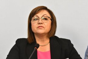 
С раздут изборен резултат се хвали соцлидерът Корнелия Нинова, която дори вече си приписа второто място на политическия небосклон. “Изключително сме доволни от резултатите. За нас това е изключителен успех. Ние сме втора политическа сила. Ние и ДПС повишаваме гласовете си и за партията и като брой кметове”, каза тя.