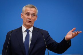 Генералният секретар на НАТО Йенс Столтенберг призова депутатите