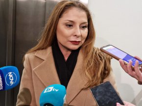 
Когато встъпи в длъжност Талева очаква да има осигурен поне кабинет, в който да може да седне и да работи, както и компютър.