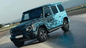 Човекът, който отговаря за Mercedes-Benz, прави 360-градусов завой на място в EQG