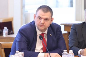 
Единственият депутат, който ще ръководи две групи, е Искрен Митев от ПП ДБ - с Уганда и Бангладеш.

 