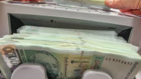 Това са парите, за които актьори, музиканти и всички дейци на културната сфера стачкуваха миналата седмица. Те се събраха пред МС и заплашиха, че стачката ще продължи в цялата страна, като ще бъдат затваряни театри и културни институции. С 68-е млн. лв. се очаква да бъдат повишени заплатите им, както и да има пари за бъдещите им проекти.