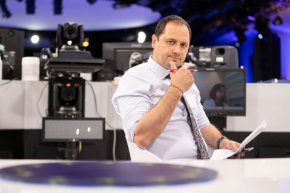 „Десетки хиляди българи подкрепиха запазването на празника. В момента обобщаваме резулатите и ще обявим как ще процедираме. Голямата цел в крайна сметка е постигната - да не се допусне поредното унижение на националната памет, на достойнството и самочувствието на българина. Да не се допусне промяната на празника“, добави Витанов.
По време на подписката и организаторите, и стотиците доброволци се сблъскват с редица проблеми, разказа още той.
