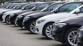 
Съществен ръст през ноември отчетоха два от водещите автомобилни пазара в ЕС, като във Италия беше отчетено повишение с цели 16,2%, а в Италия - с 16,2%. В същото време обаче германския водещ автомобилен пазар отбеляза понижение с 5,7% спрямо ноември 2022 г.
