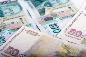 

През 2037 година общата пенсионна възраст за двата пола ще се изравни на 65 години при осигурителен стаж 40 години за трета категория труд.