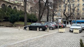 

Пл. Св.Неделя е пешеходен, колкото и Пл. Ал.Невски: Фотофакт, 03.01.2024 г. 