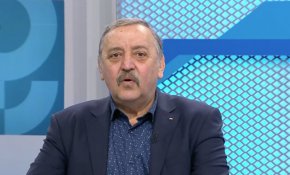 
Той предупреди, че грипът има много кратък инкубационен период. 