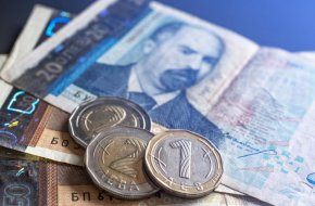 

Справки за здравноосигурителния статус се правят чрез електронната услуга, която е със свободен достъп в Портала на НАП, както и на телефон: 0700 18 700.