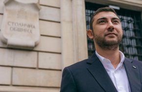 
Работим в посока да не ескалира за пореден път ситуацията между отделните групи и партии в СОС. Да си дадем шанс този път поне да направим усилия да разговаряме, да се изпокараме отново можем най-лесно...", съобщи общинският съветник Карлос Контрера, ВМРО.