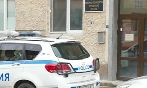 

Мъжът, измислил грабежа, взел тези пари назаем от друго лице, но не можел да ги върне. Той е на 43 години и освен общински съветник е и земеделски производител. 