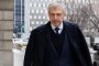 Дмитрий Риболовлев пред сградата на федералния съд в Манхатън, където подаде иска си срещу Sotheby's © Bloomberg