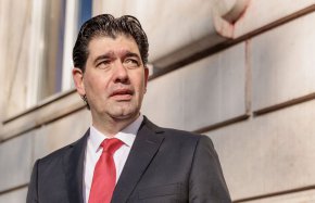 Стресираща е идеологическата комплексарщина сред българските политици през последните години.