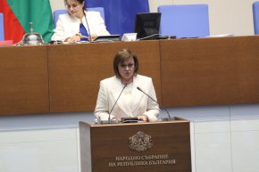 По нейните думи официалните мотиви за днешното решение нямат нищо общо с истинските.
