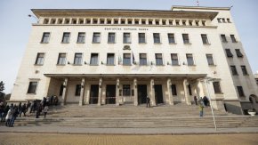 
Разписана е възможността БНБ да управлява чужди активи - на ЕЦБ, на централни банки извън Еврозоната, международни организации, държавни институции, общини или фондове, създадени със закон. 