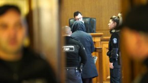 Софийският административен съд отложи делото за попечителството на децата на Габриела Славова.