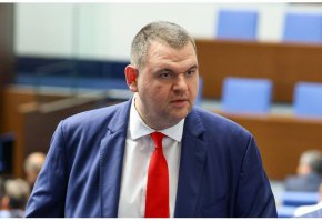 За ДПС е важно да има правителство. Това заяви председателят на партията Делян Пеевски.
