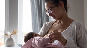  В Instagram се оплакаха от все повече клипове с кърмене