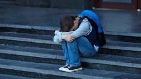 Жертвата е 14-годишен тийнейджър, а извършителите са негови съученици