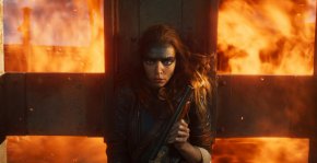 Аня Тейлър-Джой като Фуриоза в екшън приключението на Warner Bros. Pictures и Village Roadshow Pictures "FURIOSA: A MAD MAX SAGA", издание на Warner Bros. Pictures.

Снимката е предоставена от Warner Bros. Pictures