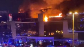 Масова стрелба в мол в Москва, най-малко 40 загинали