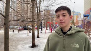 Ислам Халилов, който е работил на непълно работно време в една от гардеробните на "Крокус сити", разказва за събитията от трагичната вечер пред видео агенция Ruptly