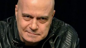 Днес от 11.00 часа на „Дондуков“ 2 държавният глава Румен Радев ще връчи третия мандат за съставяне на правителство на парламентарната група на „Има такъв народ“, която да посочи кандидат за министър-председател.
