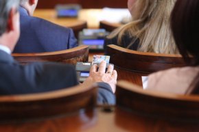 НС гласува утре на извънредно заседание промените в Закона за БНБ.