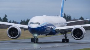 Аварийна пързалка се откъсна по време на полет на Delta Airlines със самолет Боинг, пътуващ от Ню Йорк за Лос Анджелис.
