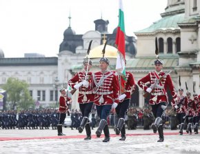 Въвеждат се ограничения в центъра на София за Гергьовден, съобщиха от столичната община.
