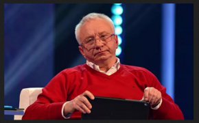 
През последните месеци Русия засили ударите си по украински военни и енергийни обекти. През април руското министерство на отбраната заяви, че бомбардировката е в отговор на опитите на Киев да се насочи към руската петролна инфраструктура.
