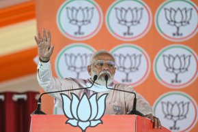 
Русия не е поканена на конференцията и отхвърли пътната карта на Украйна за прекратяване на конфликта като нереалистична, тъй като не отговаря на „реалностите на място“.

