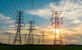 
Модернизационният фонд на ЕС се финансира от приходите от продажбата на търг на квоти за емисии в рамките на Системата за търговия с емисии на ЕС. Той има за цел да подкрепи 13 държави членки с по-ниски доходи в техния преход към климатична неутралност. Държавите-членки бенефициенти са България, Хърватия, Чехия, Естония, Унгария, Латвия, Литва, Полша, Румъния и Словакия, както и Гърция, Португалия и Словения, които отговарят на условията за подкрепа от Фонда за модернизация от януари 2024 г.