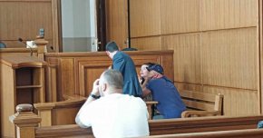 Софийският градски съд отложи разпита на подсъдимия Димитър Любеново по делото срещу полицаите Любка Гечева и Георги Малински, ескортирали го преди тежката катастрофа на Околовръстното шосе на София през 2022 г., при която загина френски гражданин.
