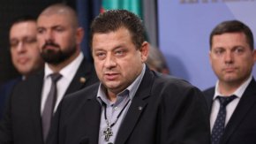 
Доказателствата предстоят! Подредени, проверени и годни.

 
