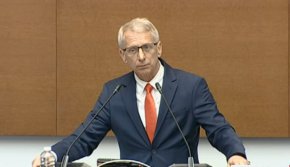 
„Няма как да подкрепим такъв кабинет. Повечето от неговите приоритети очевидно ни разделят”, заяви Денков.
